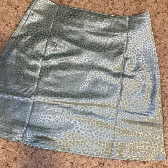 Princess Polly leopard satin mint mini skirt 6 💖 - Picture 7 of 8